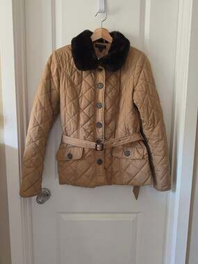 Tommy Hilfiger Quilted Jacket Womens M Tan Belted Faux Fur Collar Coat